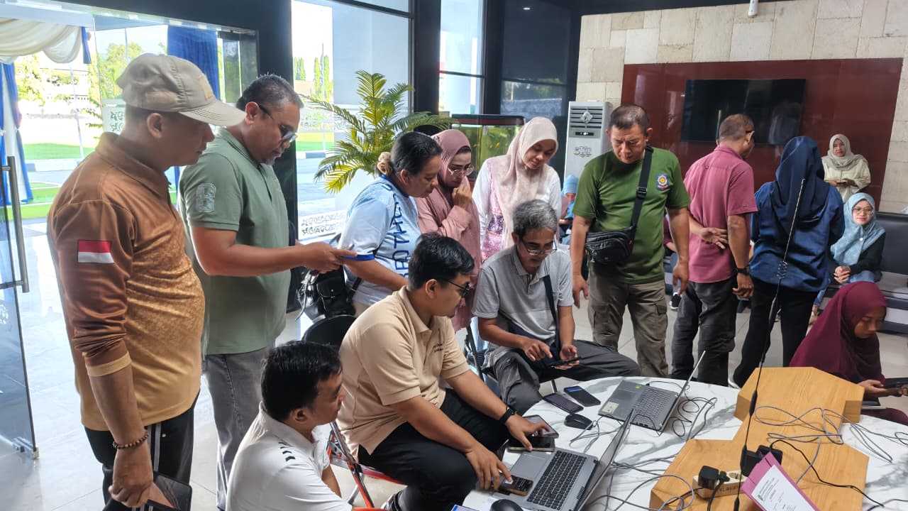 Dukung Inovasi Kependudukan Digital Satpol PP Kabupaten Sumbawa Lakukan Pendaftaran IKD